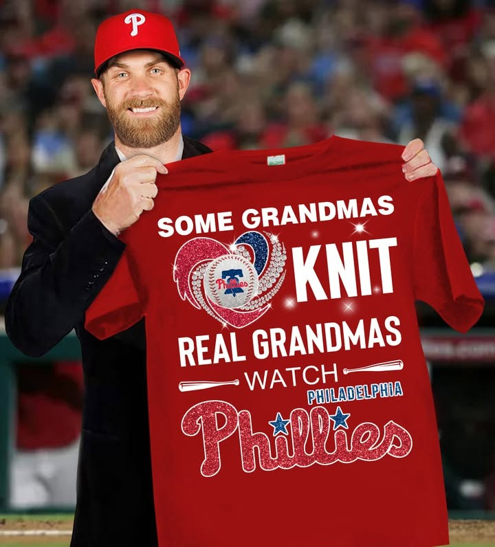 Some Grandmas Knit Real Watch Philadelphia Phillies T-Shirt For Grandma Baseball Neasalamis.com